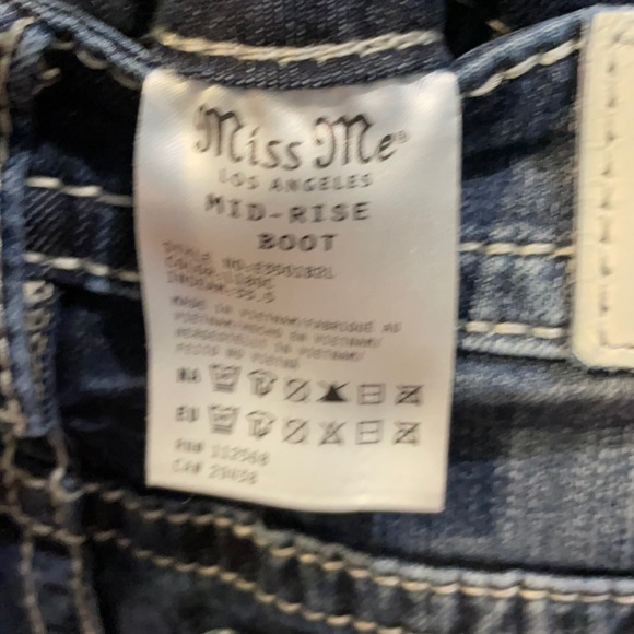 Women’s Miss Me Mid-Rise Bootcut Jeans - Picture 5 of 5